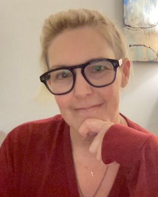 Photo of Jen Engle, Licensed Professional Counselor in Columbia, MO