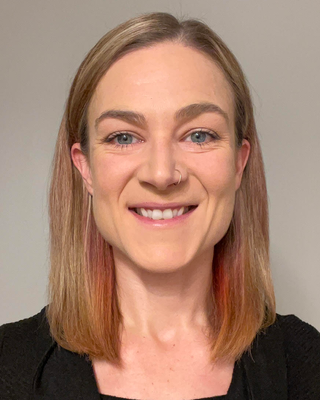 Photo of Kari Oshinski, Marriage & Family Therapist, LMFT