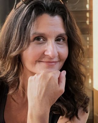 Photo of Dayna Decristoferi, Marriage & Family Therapist, LMFT, MA
