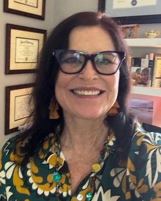 Photo of Dr. Dee Lexandra, Clinical Social Work/Therapist, PhD, MSW, LCSW, CAP