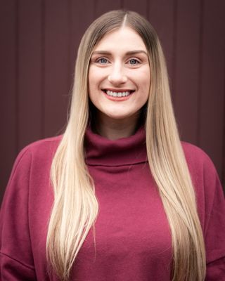 Photo of Regan Cross, Clinical Social Work/Therapist, LLMSW