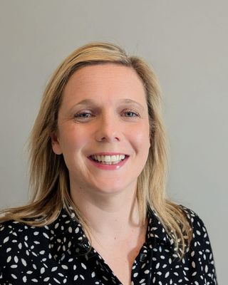 Photo of Dr Rebecca Tucker, Psychologist, PsychD, HCPC - Clin. Psych.