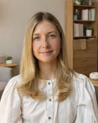 Photo of Charlotte Barry, Psychologist, PsychD, HCPC - Clin. Psych.