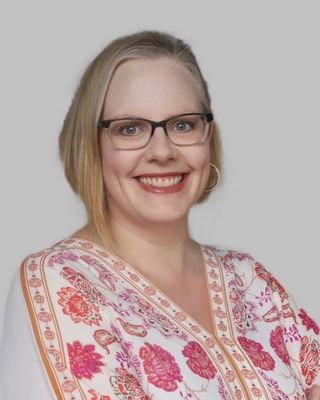 Photo of Nichole Henderson, Registered Psychotherapist, BA, SSW, MACP