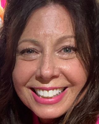 Photo of Laurel Murray, Registered Psychotherapist, BScH, MSW, RSW, EMDRII