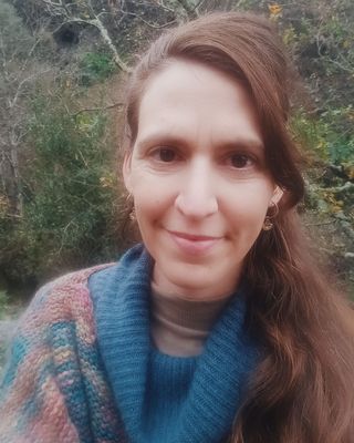 Photo of Noa Fellous, Psychotherapist, MA, HCPC-Art Therap.