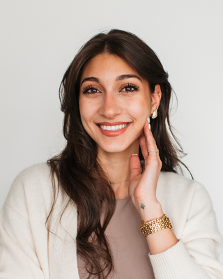 Photo of Aline Assaad, Pre-Licensed Professional, MACP(C)