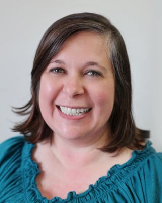 Photo of Amanda Popik, Licensed Professional Clinical Counselor, LPCC, CCTP