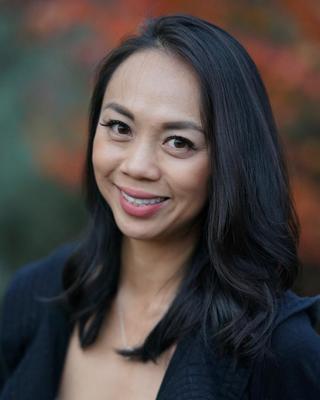Photo of Laura Lim, Clinical Social Work/Therapist