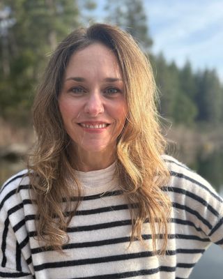 Photo of Katherine Lindsay, Clinical Social Worker Associate, CSWA, CADCI