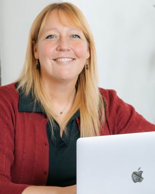 Photo of Leigh Nicoll, Pre-Licensed Professional
