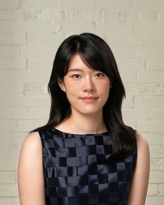 Photo of Runyi Zou, Registered Psychotherapist (Qualifying), M.Ed.