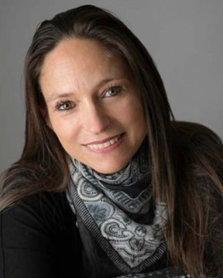 Photo of Grace Seward, Psychotherapist, MSc, MBACP Accred
