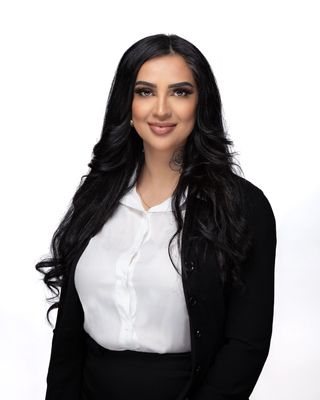 Photo of Edia Emamyar, Registered Psychotherapist (Qualifying), MACP