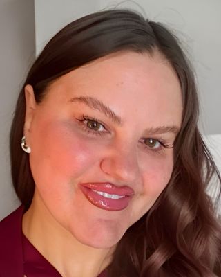 Photo of Razalyn Nickola, Marriage & Family Therapist, LMFT
