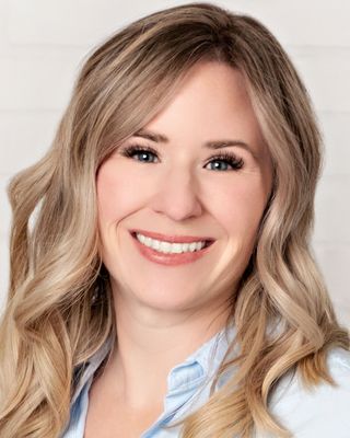 Photo of Julie Wiggins, Counsellor, MACP, BSN, CCC, RN