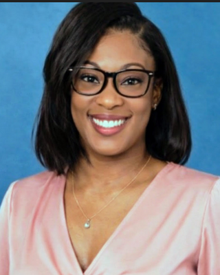 Photo of Dominique Gordon, Psychiatric Nurse Practitioner, APRN, FNPC, PMHNPBC