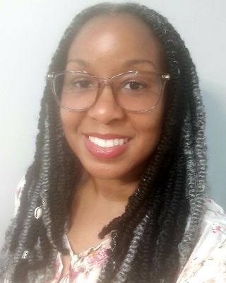 Photo of LaShanda Edwards, LCSW, Clinical Social Work/Therapist