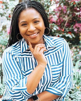 Photo of Mimi Monimia Macbeth, Licensed Clinical Professional Counselor, LCPC, R-DMT