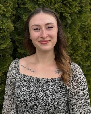 Photo of Lauren Serl, Pre-Licensed Professional, MSW, LSWAIC