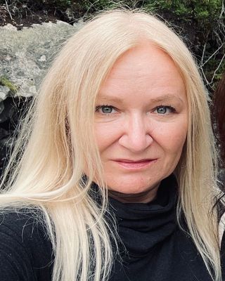 Photo of Andrea Foy Koskova, Psychotherapist, MSc, MNCPS Acc.