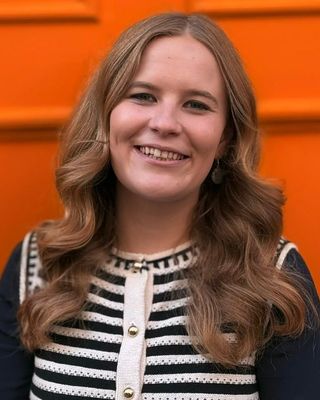 Photo of Dr Elizabeth Mackriell, Psychologist, DCounsPsych, HCPC - Couns. Psych.