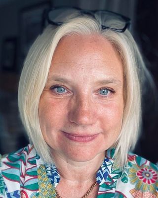 Photo of Helen Lowe, Counsellor, MSc, MBACP