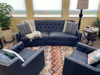 Gallery Photo of Seating at the office of Dr. Camie Nitzel, founder and Licensed Psychologist at Kindred Psychology.