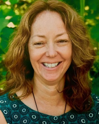 Photo of Kelly Dearing, Clinical Social Work/Therapist in Arlington, MA