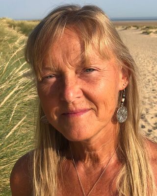 Photo of Helen Amey, Counsellor in Stevenage, England
