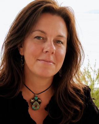 Photo of Sonya Markey, Psychotherapist, MBACP