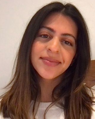 Photo of Dr Alysha Hassan, Psychologist, PsychD, HCPC - Clin. Psych.