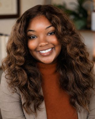 Photo of Dr. Ariel Roberson, Psychiatric Nurse Practitioner, DNP, PMHNP, APRN