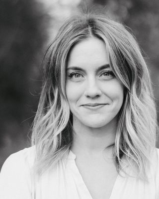 Photo of Jenna Pacelli -Neuroscientist, Marriage & Family Therapist, LMFT, MA, MSc