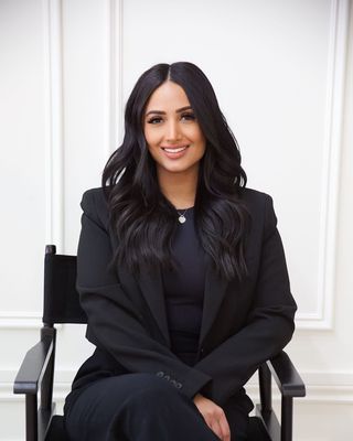 Photo of Navreen Dhillon, Registered Social Worker, MSW, RSW