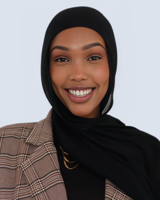 Photo of Yasmin Omar, Registered Psychotherapist (Qualifying)