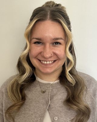 Photo of Hannah Winter, Clinical Social Work/Therapist, MSW, APSW