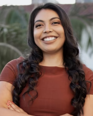 Photo of Maria Olague, Marriage & Family Therapist, LMFT