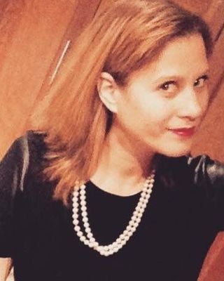 Photo of Caroline Walker, Psychotherapist, MSc, MIACP