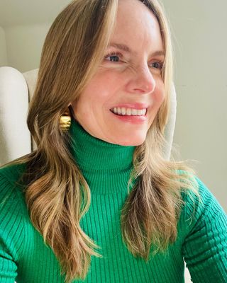 Photo of Dr. Linda Williams, Psychologist, PhD, CGP