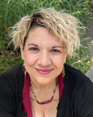 Photo of Emerlee (Holly) Bayes, Counselor, APCC