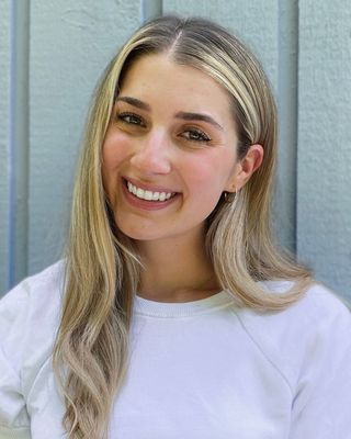 Photo of Lexi Lewis, Pre-Licensed Professional in 02043, MA