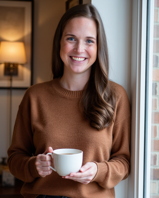 Photo of Dr. Jenny Shields, Psychologist, PhD, LP, HEC-C