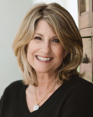 Photo of Leslie Barton, Marriage & Family Therapist Associate, AMFT, APCC