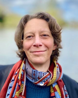 Photo of Dr Capucine Korenberg, Psychotherapist, PhD, BACP