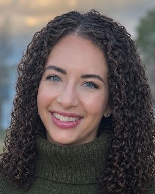 Photo of Linsey Schwartz, Resident in Counseling, MA