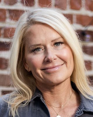 Photo of Deirdre Sabow, Marriage & Family Therapist, LMFT, MA, DHP