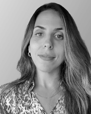 Photo of Jade Araujo, Psychologist, MA, PsyBA General
