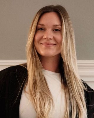 Photo of Veronica Ashley Buchanan, Marriage & Family Therapist Associate, AMFT, APCC