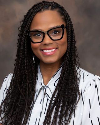 Photo of Dr. Thomandra Shavaun Sam, Psychologist, PhD, LP, HSP-P
